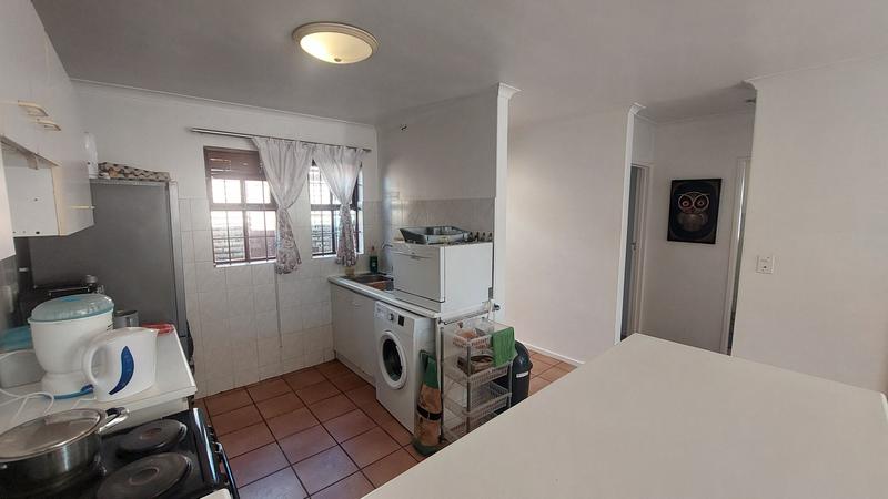 To Let 2 Bedroom Property for Rent in Oakglen Western Cape